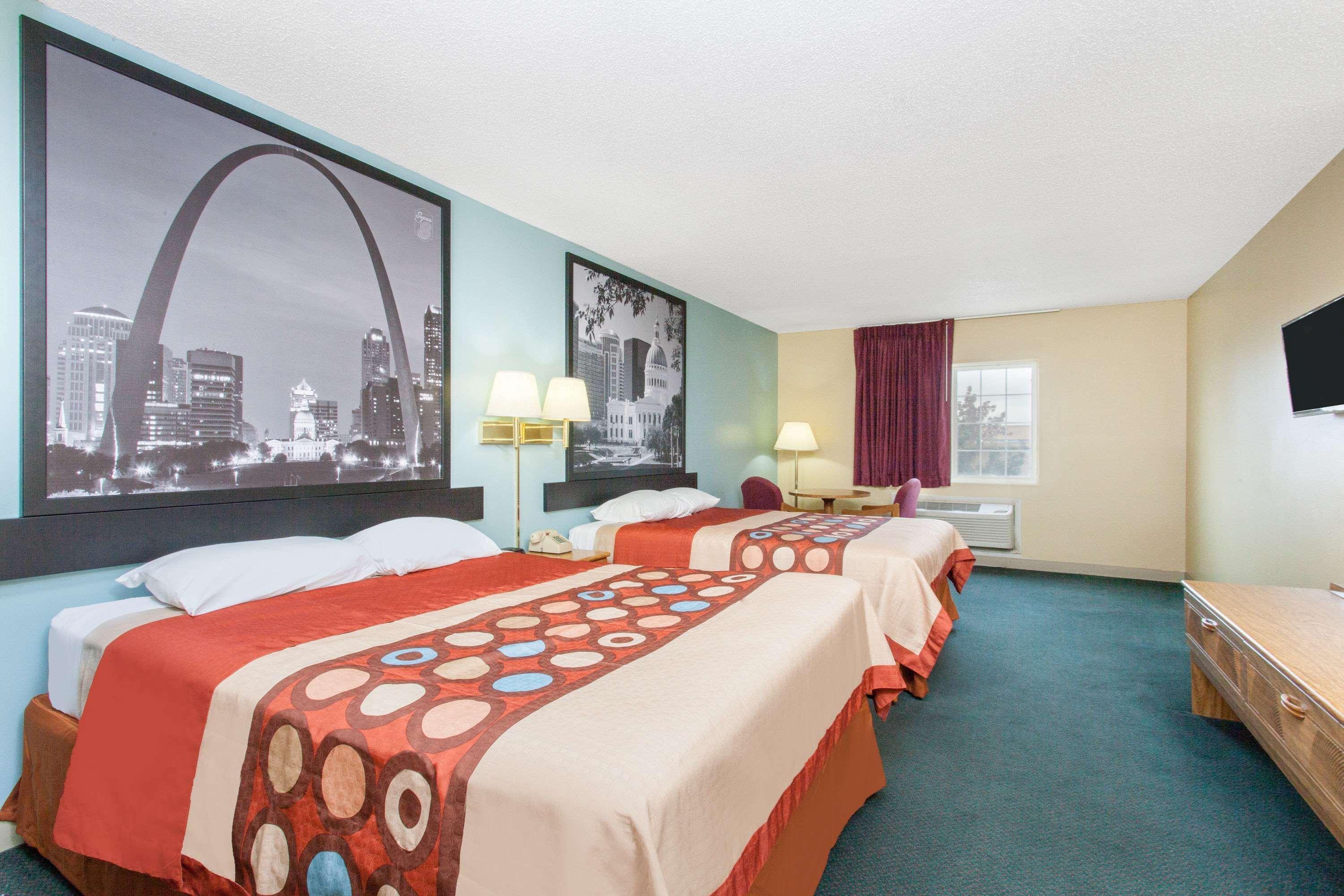 Super 8 By Wyndham Carthage Hotel Buitenkant foto