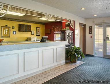 Super 8 By Wyndham Carthage Hotel Interieur foto